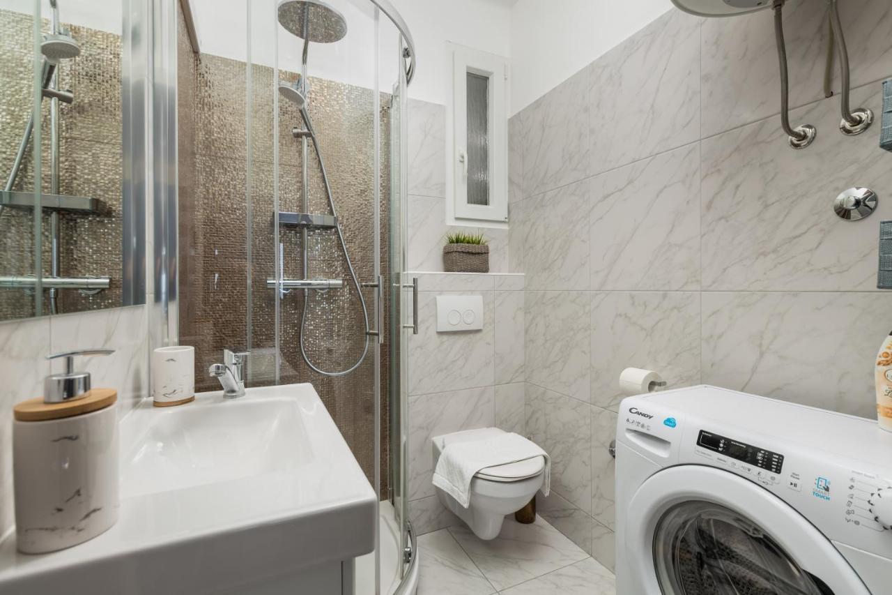 Lux Apartment Sky View غييكا المظهر الخارجي الصورة