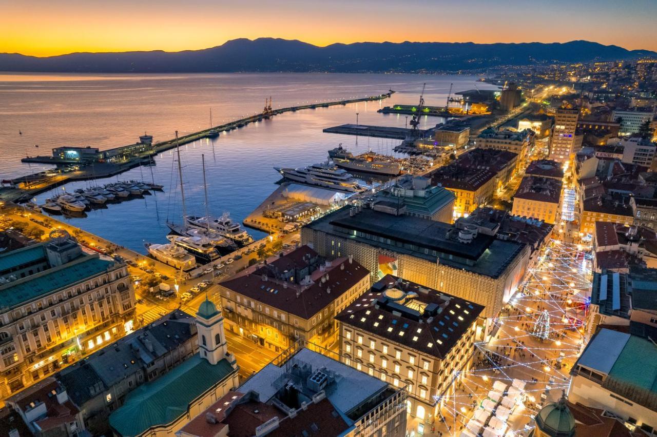 Lux Apartment Sky View غييكا المظهر الخارجي الصورة